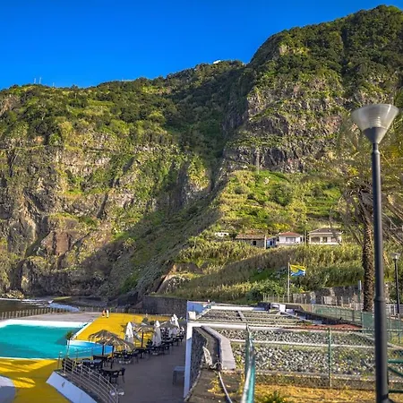 Casa Da Vista Infinita * Ponta Delgada (Madeira)